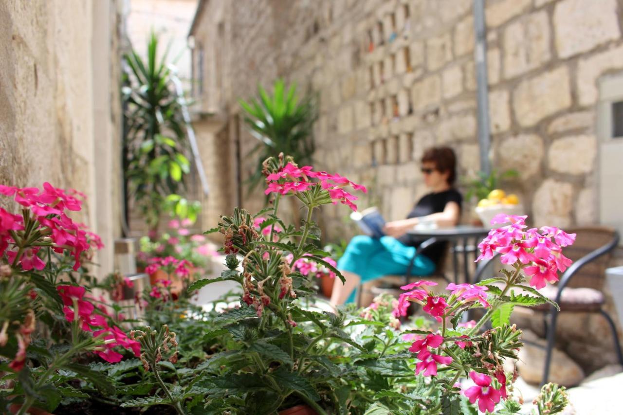 Street Garden Apartment Hvar Town Exterior foto