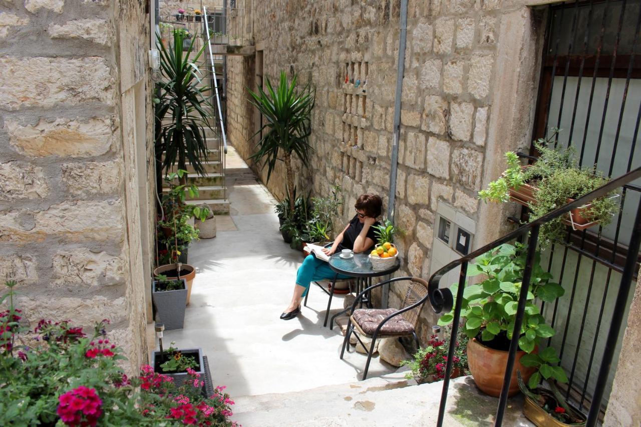 Street Garden Apartment Hvar Town Exterior foto