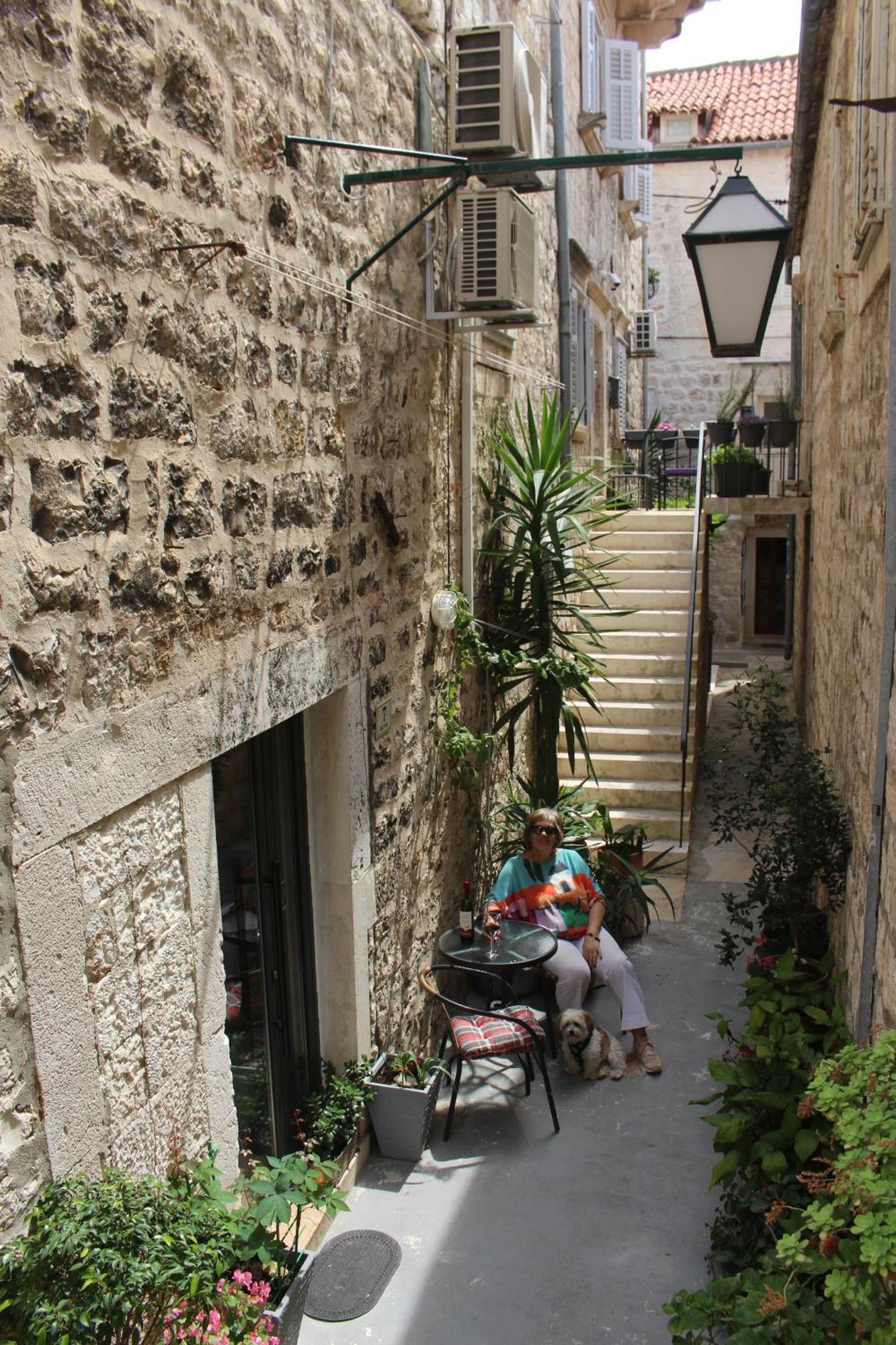 Street Garden Apartment Hvar Town Exterior foto